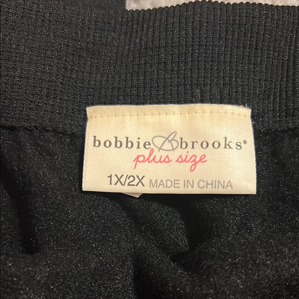 Women’s Black Leggings - Picture 2 of 3